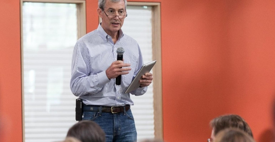 New Age of Transportation Expected to Thin Auto Dealer Ranks